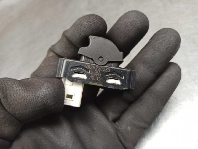 Compre 96762292ZD Peugeot/Citroen Unidade de botões traseira direita de controlo de elevador de vidro