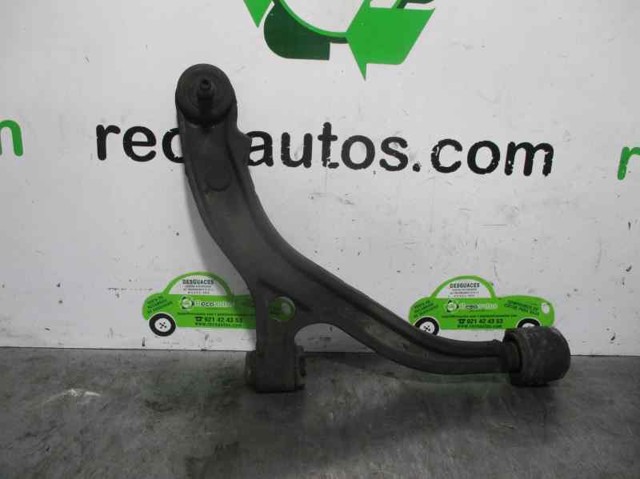 04694972AA Chrysler Braço oscilante inferior direito de suspensão dianteira