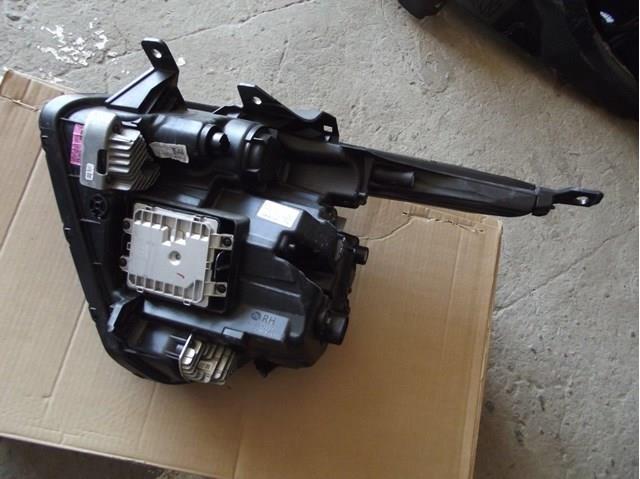 92102R2000 Hyundai/Kia Luz direita