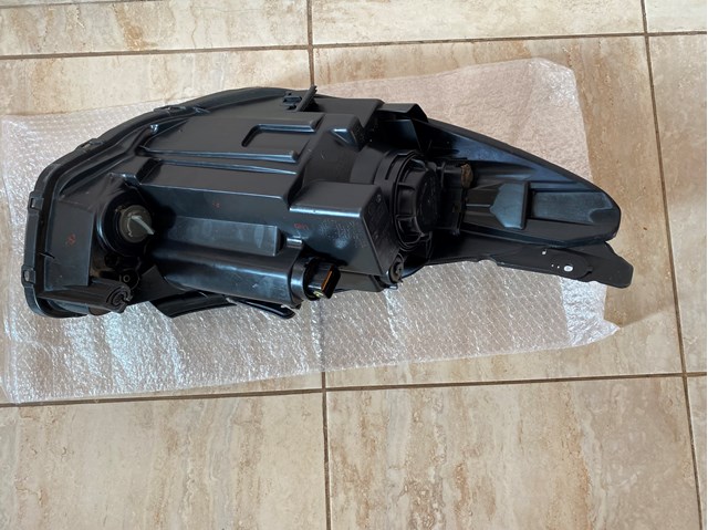 Luz esquerda 921010X220 Hyundai/Kia