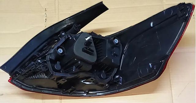 9817299580 Peugeot/Citroen Lanterna traseira direita