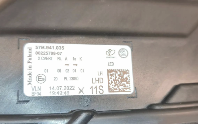 Luz esquerda VAG 57B941035 preço, a partir de 513,15 USD