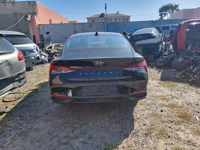 69200AA010 Hyundai/Kia Tampa de porta-malas