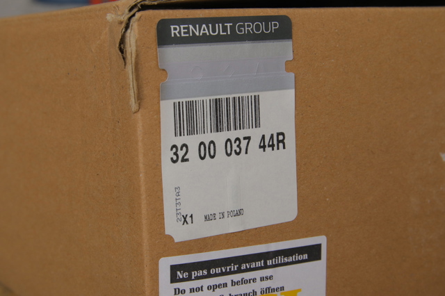 320003744R Renault (RVI) Junta universal traseira montada