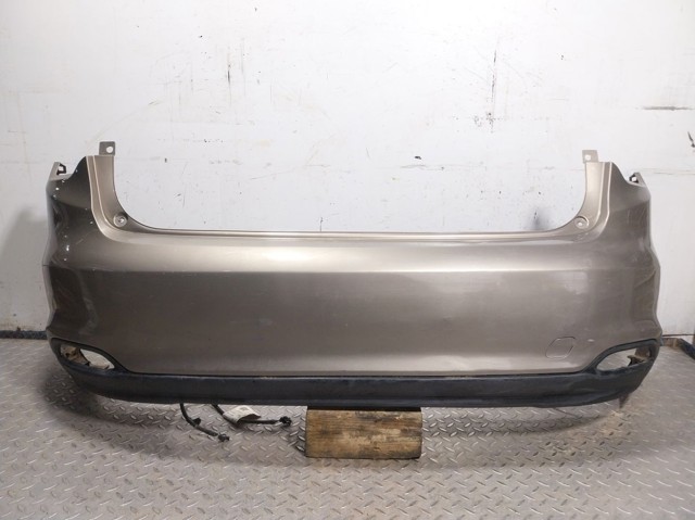 735679504 Fiat/Alfa/Lancia Pára-choque traseiro, parte superior