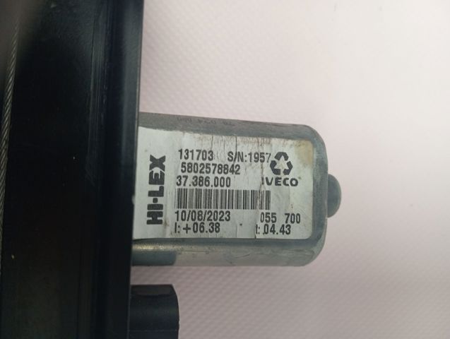 Mecanismo de acionamento de vidro da porta dianteira esquerda Iveco 5802578842 preço, a partir de 112,50 USD