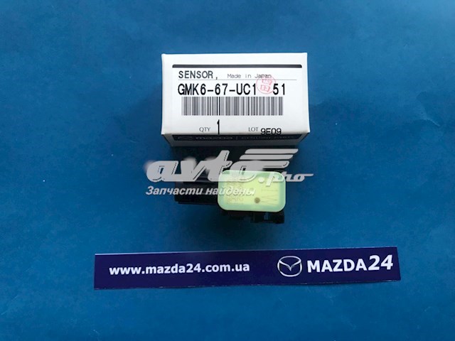 GMK667UC151 Mazda Sensor traseiro de sinalização de estacionamento (sensor de estacionamento)