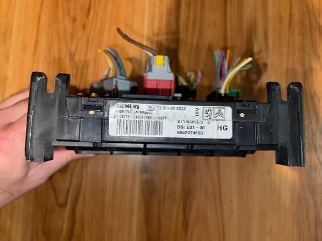 Unidade de dispositivos de segurança Peugeot/Citroen 9652474680