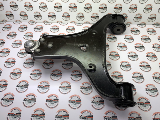Braço oscilante inferior direito de suspensão dianteira A4473303000 Mercedes