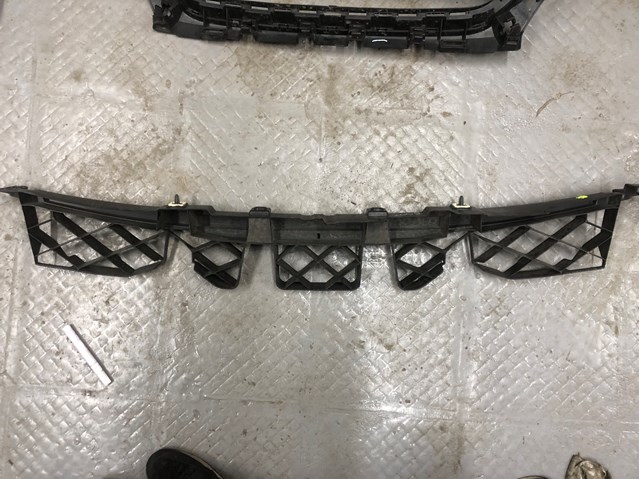Compre 9825842380 Peugeot/Citroen Consola central do pára-choque traseiro