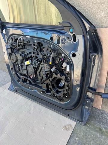 31655328 Volvo Porta dianteira esquerda