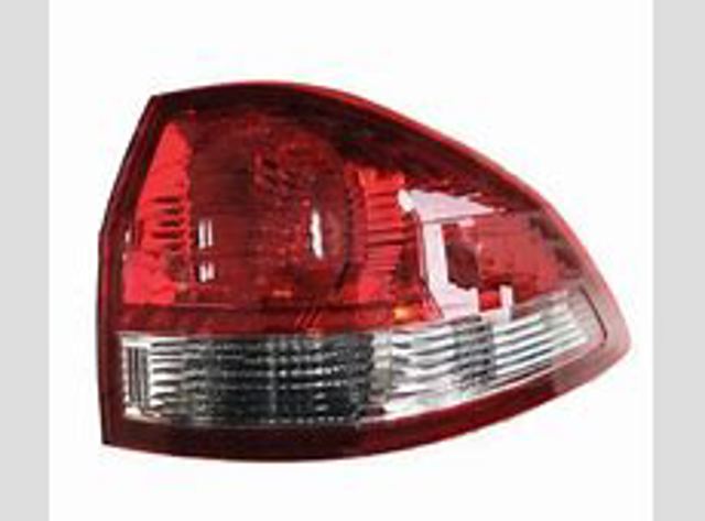 Luz direita 8301B622 Mitsubishi