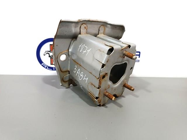 852103TA0A Nissan/Infiniti Consola de reforçador do pára-choque traseiro