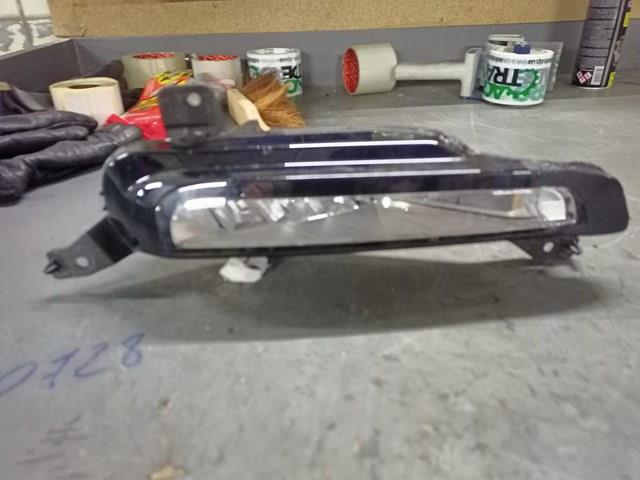 Luzes de nevoeiro direitas LR072645 Land Rover
