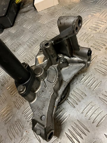 03L115105C VAG Bomba de óleo