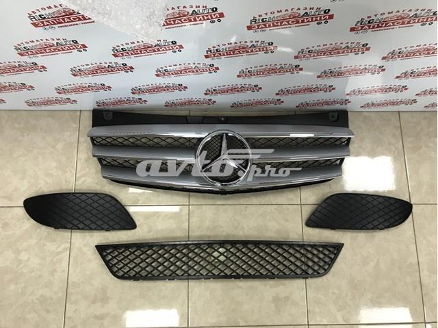 Grelha esquerda do pára-choque dianteiro A6398850253 Mercedes