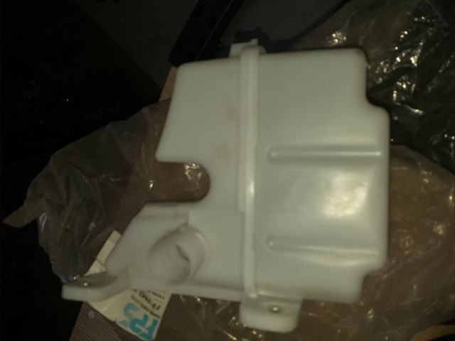 Tanque de fluido para lavador de vidro FPS FP7447100 preço, a partir de 38,89 USD