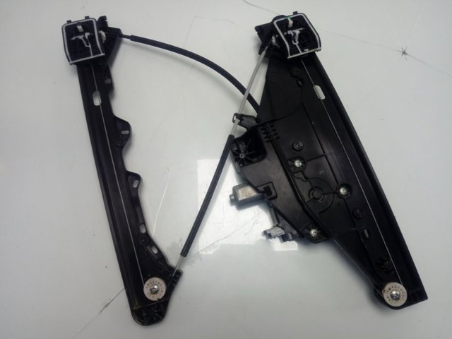 Mecanismo de acionamento de vidro da porta dianteira direita Opel 9828130680