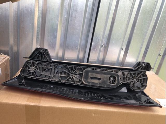 Lanterna traseira direita A9108200100 Mercedes