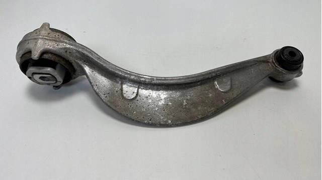 Braço oscilante inferior esquerdo/direito de suspensão dianteira LR090506 Land Rover