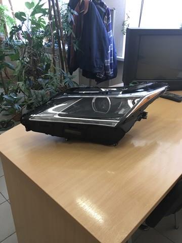 Luz esquerda 8118548C50 Toyota