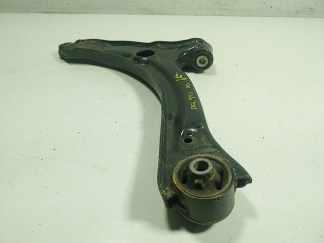 Braço oscilante inferior direito de suspensão dianteira 2549330 Ford