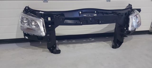 A9078800900 Mercedes Suporte do radiador montado (painel de montagem de fixação das luzes)