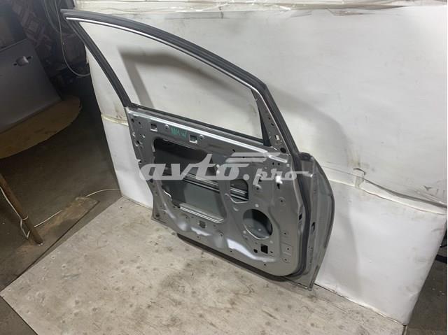  Porta dianteira esquerda Mitsubishi Grandis monovolume (NAW) (2004 - 2010) 