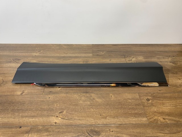 Compre 5NL854940F9B9 VAG Moldura da porta dianteira direita