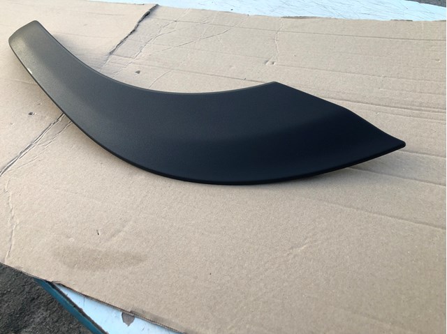 Expansor direito (placa sobreposta) de arco do pára-lama traseiro Toyota 750870D010