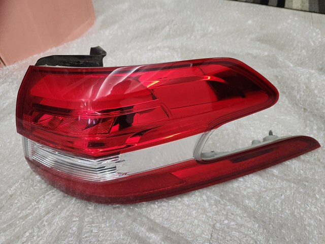 9678093880 Peugeot/Citroen Lanterna traseira direita externa