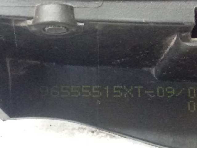 96555515XT Peugeot/Citroen Maçaneta interna esquerda da porta dianteira