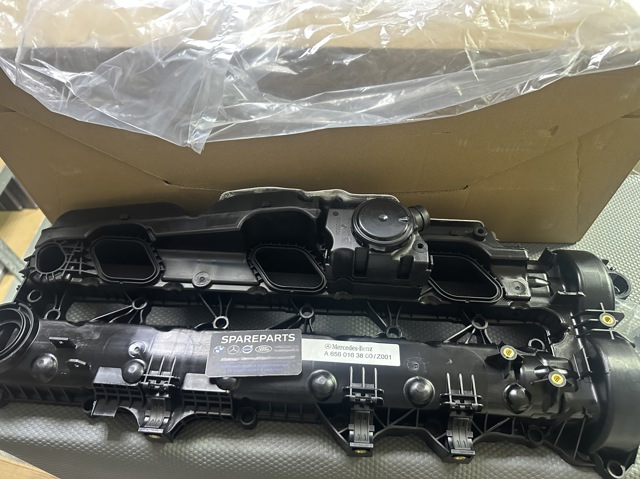 Tampa de válvulas para Mercedes CLS  C257