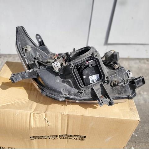 8118560M00 Toyota Luz esquerda