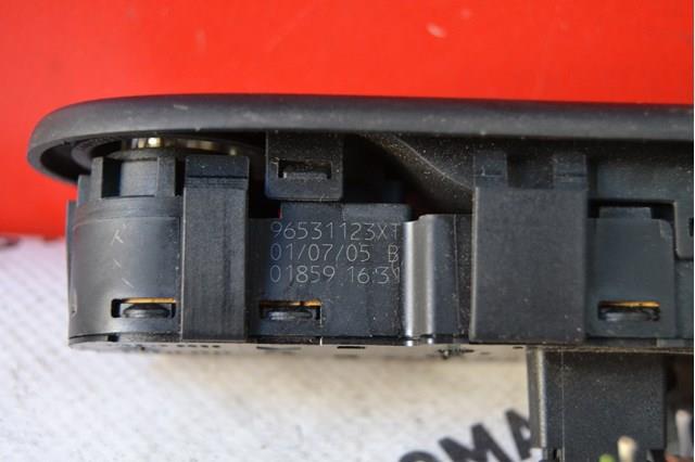 Unidade de botões dianteira esquerda de controlo de elevador de vidro Peugeot/Citroen 96531123XT preço, a partir de 64,81 USD