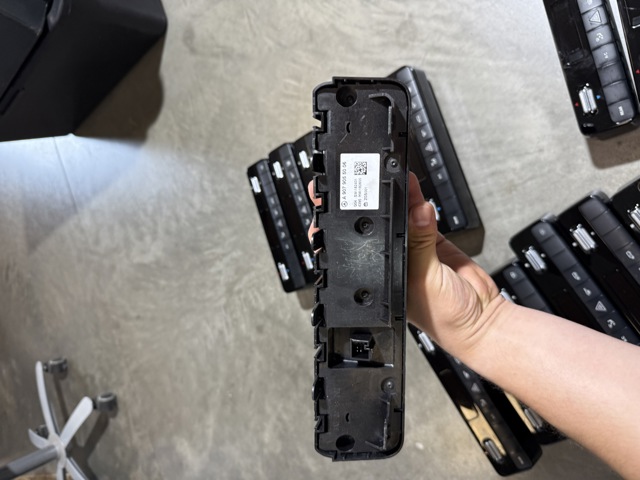Compre Botão de ativação do sinal de emergência Mercedes Sprinter 