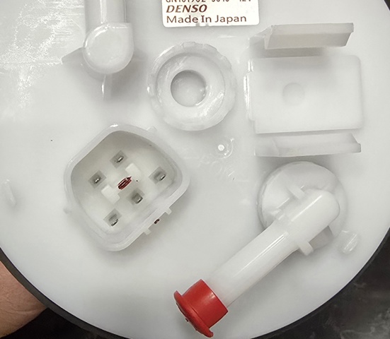 Módulo de bomba de combustível com sensor do nível de combustível Mitsubishi Pajero IV SHORT V80