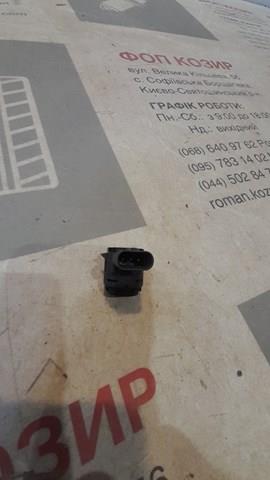 B0J867UC151 Mazda Sensor de sinalização de estacionamento (sensor de estacionamento) dianteiro/traseiro central