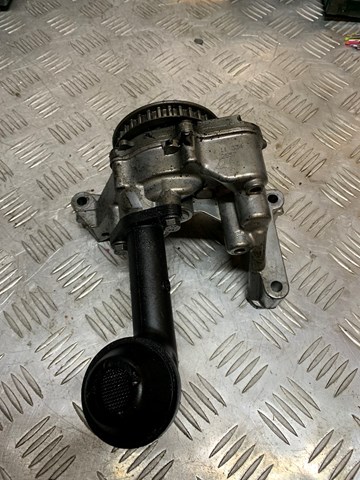 03L115105C VAG Bomba de óleo