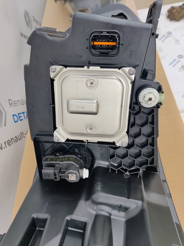 Luz esquerda 260601790R Renault (RVI)