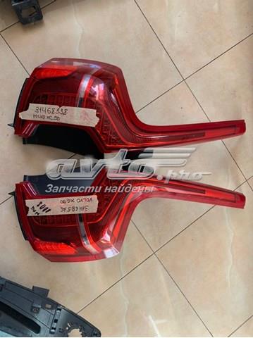 Lanterna traseira esquerda 31468538 Volvo
