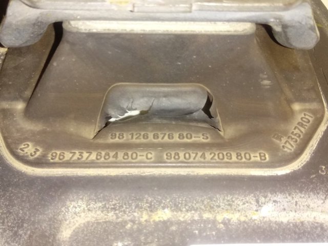 Coxim (suporte) esquerdo superior de motor 9812667680 Peugeot/Citroen