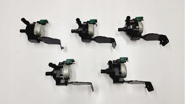 Bomba de água (bomba) de esfriamento, adicional elétrica Renault (RVI) 210109597R