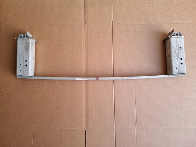 31387240 Volvo Viga de suspensão dianteira (plataforma veicular) dianteira
