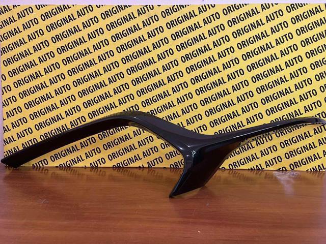 BCKN50760C Mazda Moldura de grelha do radiador direito