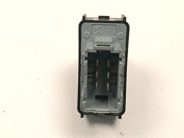 Botão dianteiro direito de ativação de motor de acionamento de vidro 98016307ZD Peugeot/Citroen