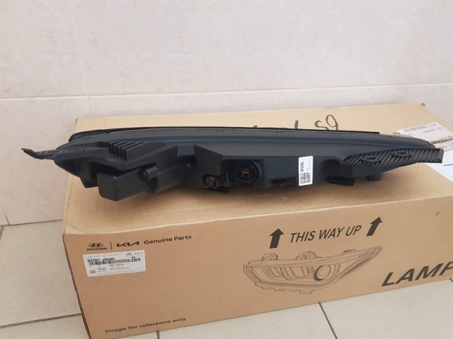 Luzes máximas esquerdas 92207J9500 Hyundai/Kia