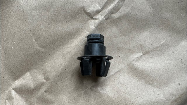 Pára-choque (grade de proteção) da capota Mercedes A0019982540 preço, a partir de 7,90 USD