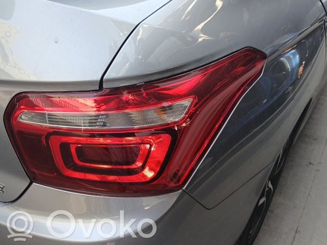 9818810280 Peugeot/Citroen Lanterna traseira direita