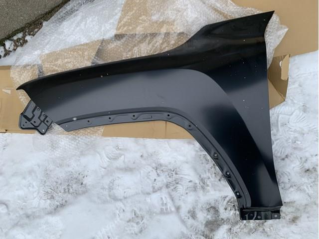 Pára-lama dianteiro esquerdo para Toyota Land Cruiser  J300